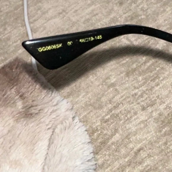 Gucci Sunglasses - Picture 6 of 8